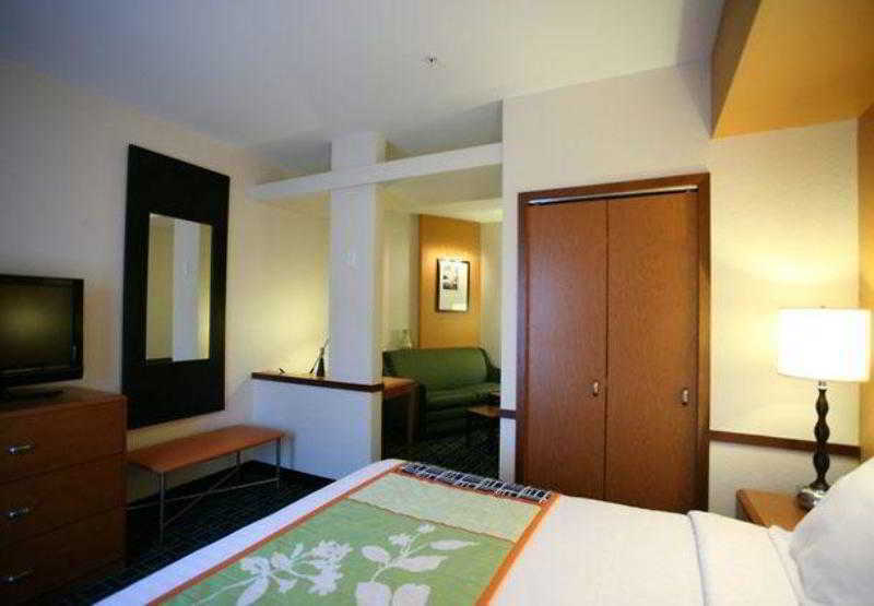 Fairfield Inn And Suites By Marriott Lakeland Plant City Exterior foto